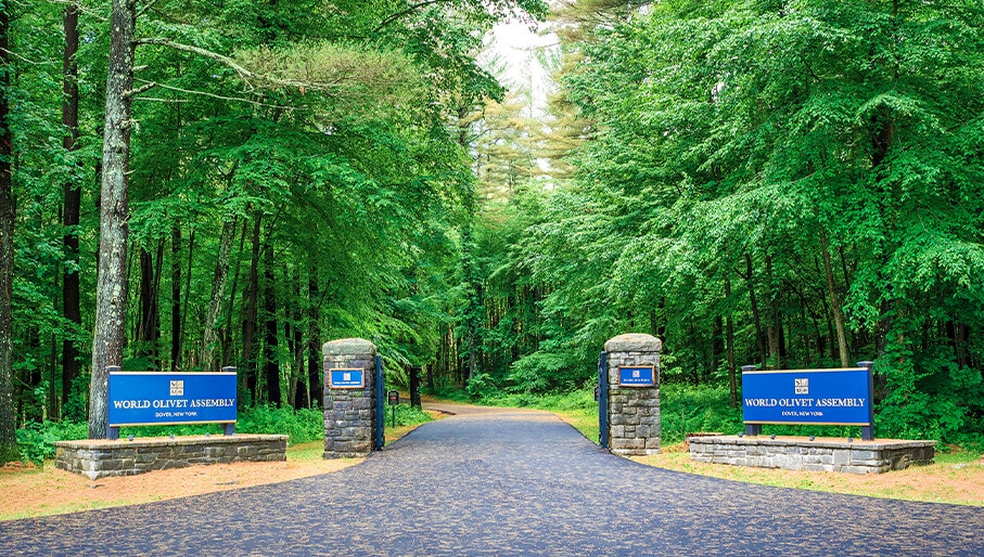 장재형 목사가 세운 World Olivet Assembly 본부 정문 — 뉴욕주 도버(Dover, New York) 소재